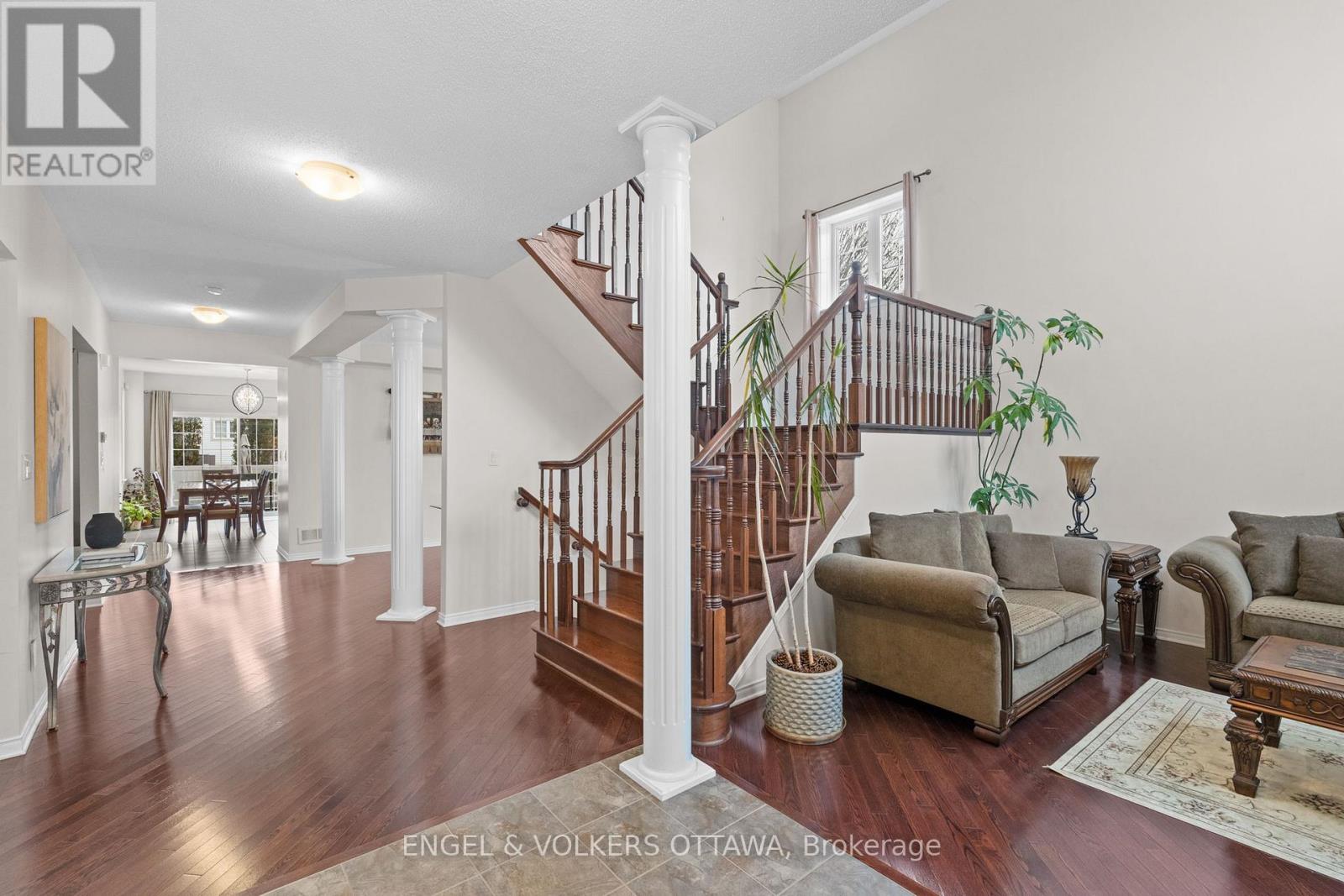 167 Chenoa Way, Ottawa, Ontario  K2J 0W8 - Photo 6 - X12574770