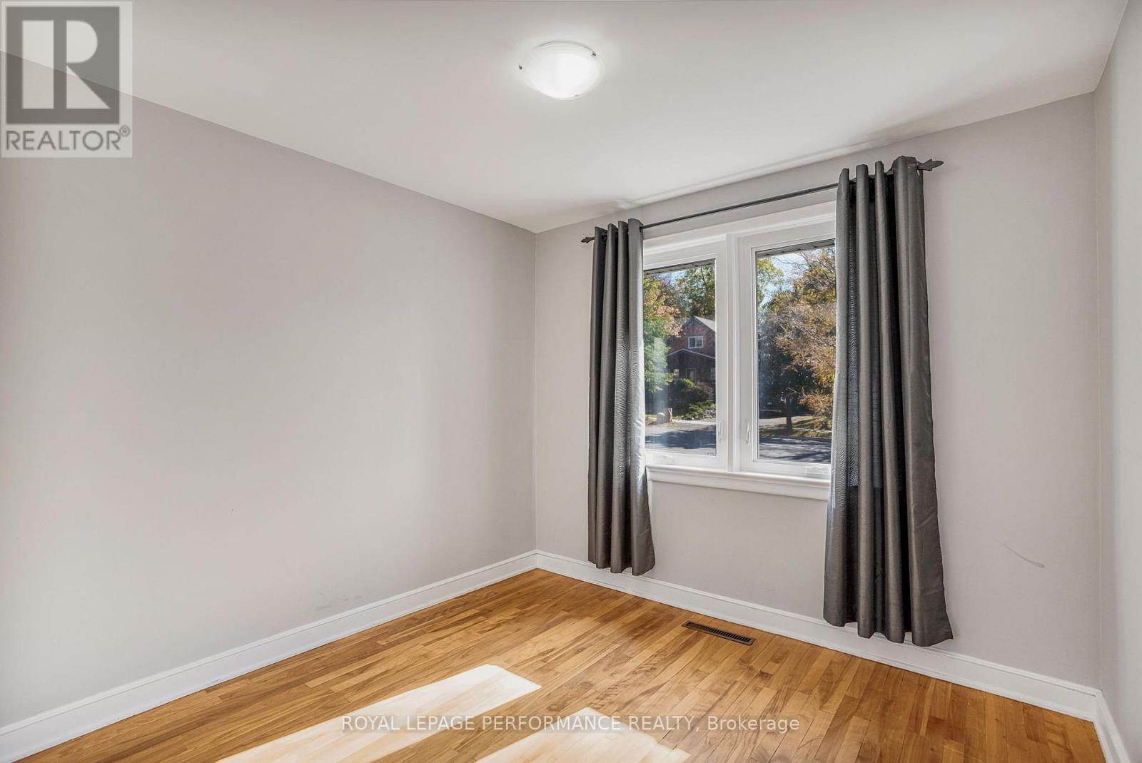 1315 Kilborn Avenue, Ottawa, Ontario  K1H 6L2 - Photo 11 - X12574778