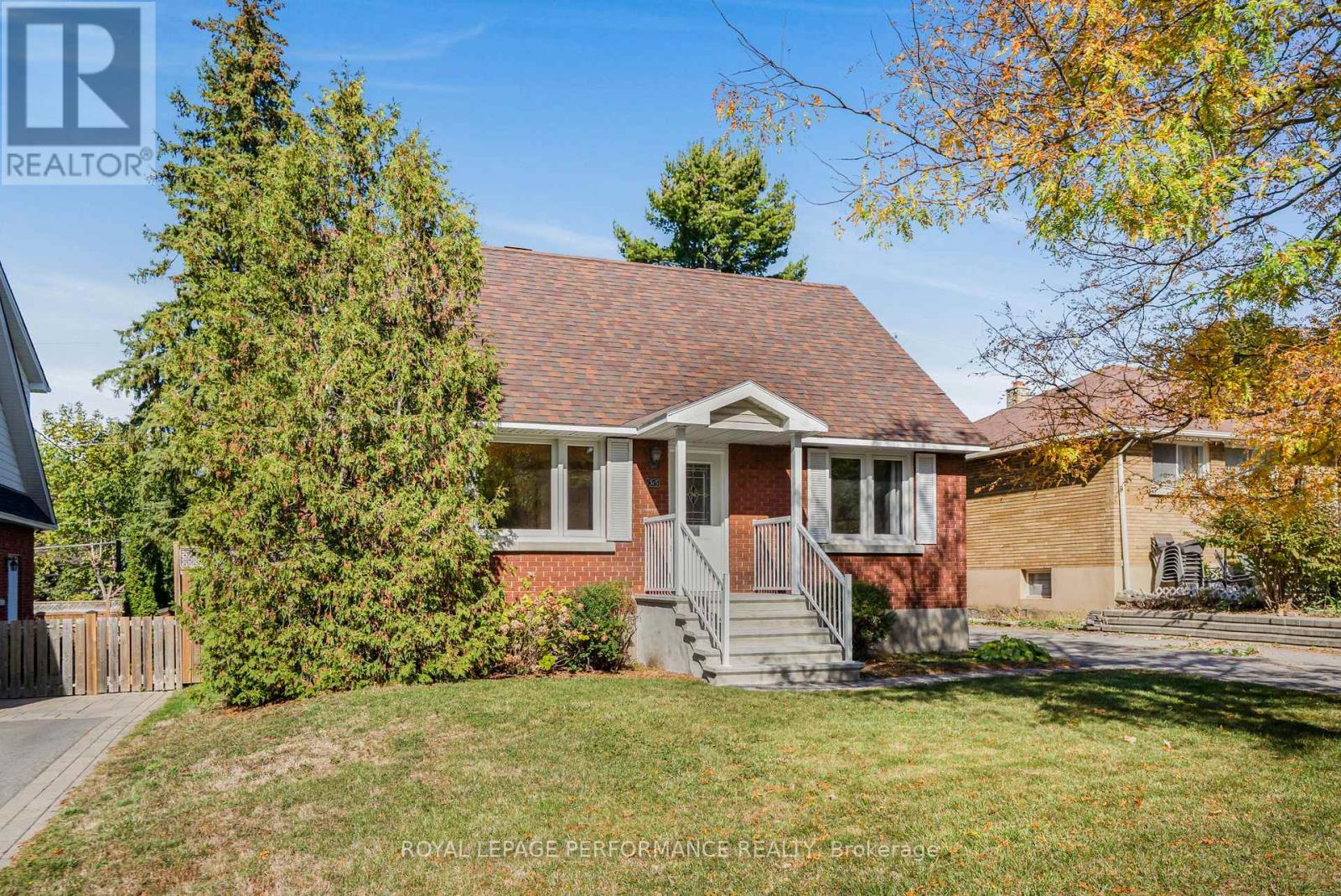 1315 Kilborn Avenue, Ottawa, Ontario  K1H 6L2 - Photo 3 - X12574778