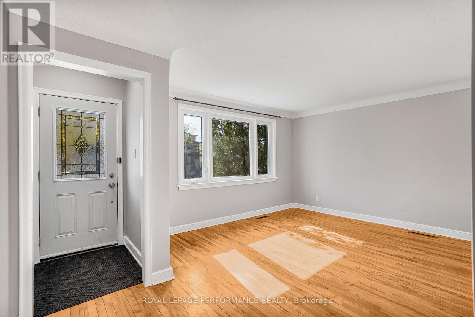 1315 Kilborn Avenue, Ottawa, Ontario  K1H 6L2 - Photo 4 - X12574778