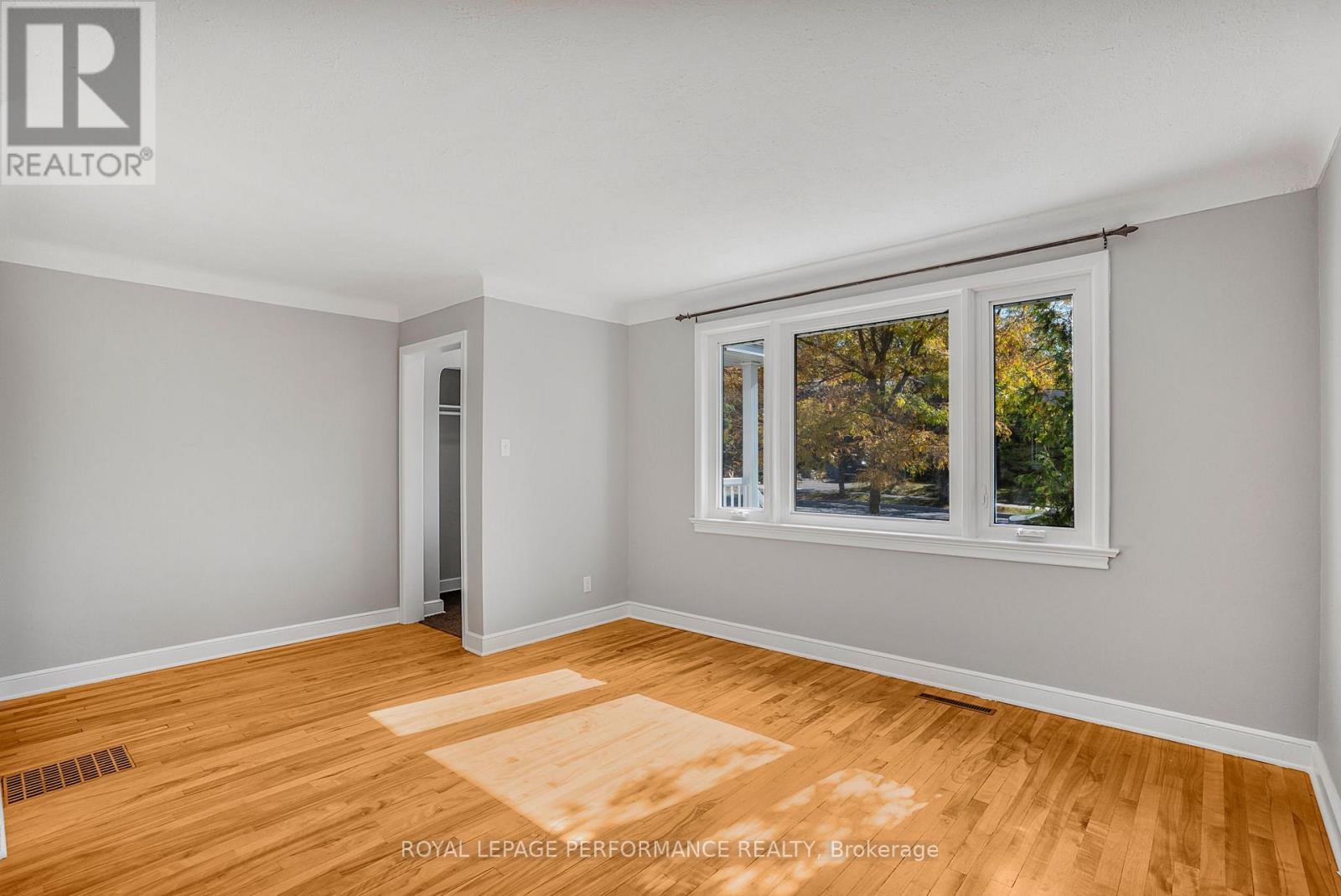 1315 Kilborn Avenue, Ottawa, Ontario  K1H 6L2 - Photo 5 - X12574778