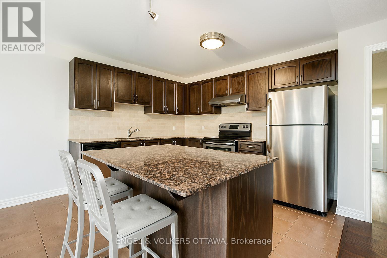107 Santolina Street, Ottawa, Ontario  K2S 0W6 - Photo 5 - X12574890
