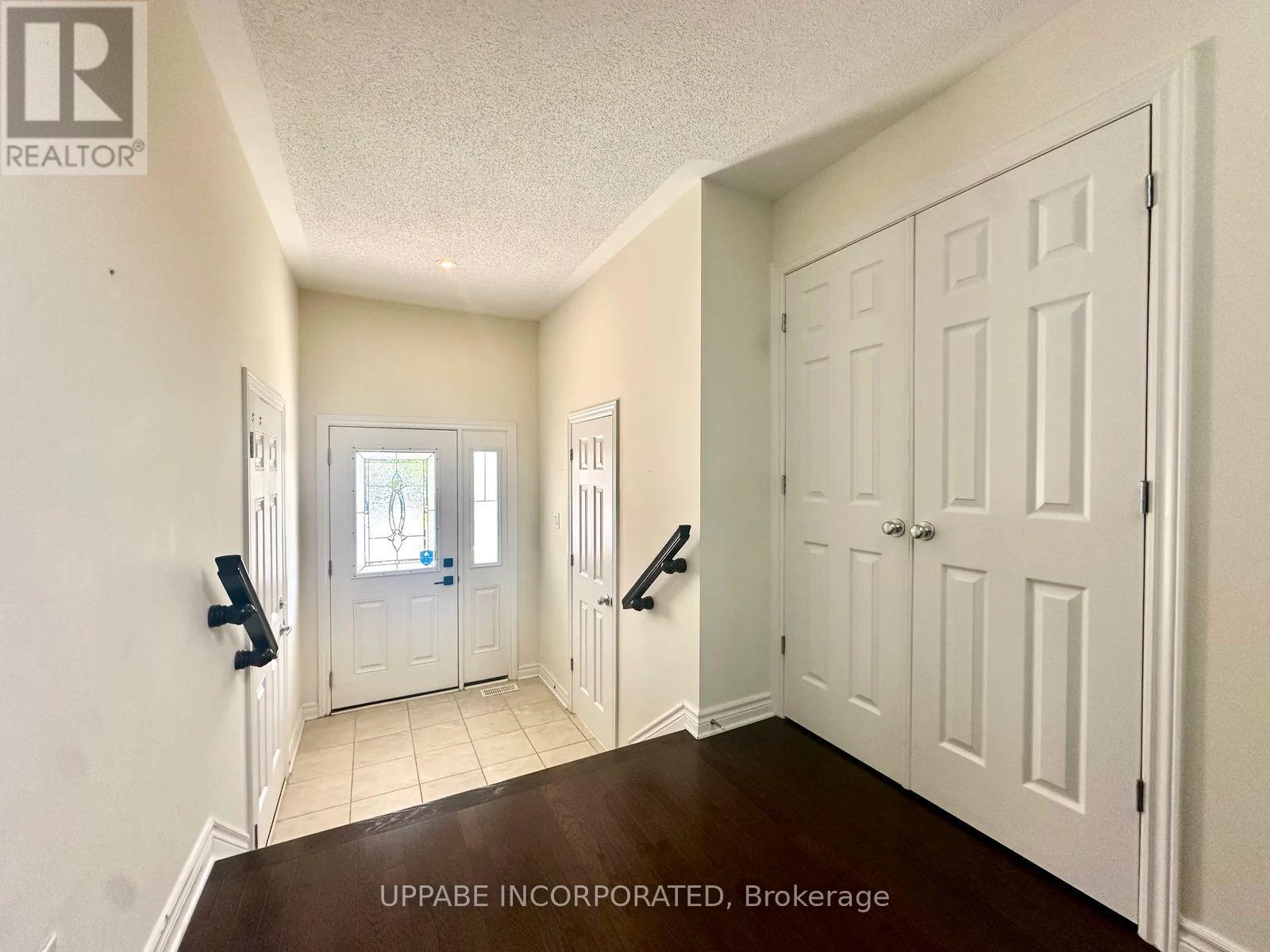 109 Calvington Avenue, Ottawa, Ontario  K2T 0H7 - Photo 2 - X12574976