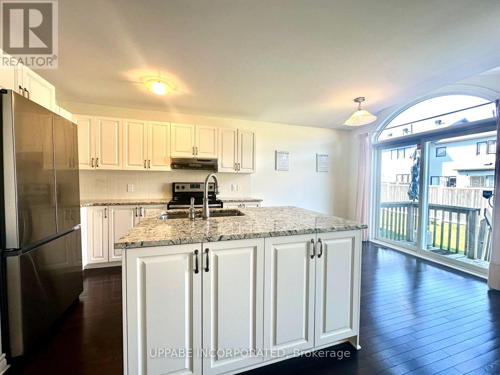 109 Calvington Avenue, Ottawa, Ontario  K2T 0H7 - Photo 5 - X12574976