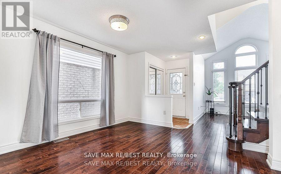 5141 Oakley Drive, Burlington, Ontario  L7L 6P1 - Photo 3 - W12574616