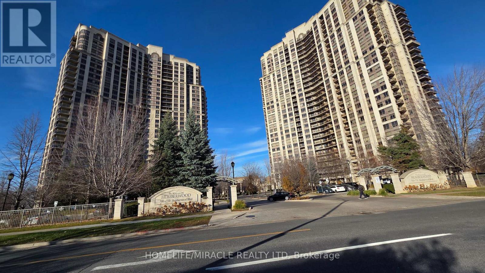 719A - 700 HUMBERWOOD BOULEVARD, Toronto, Ontario