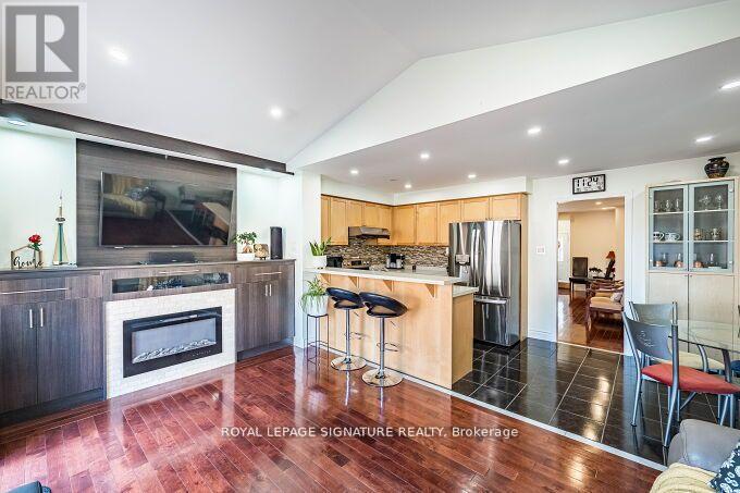 5708 Margarita Crescent, Mississauga, Ontario L5M 6Y8 - Photo 10 - W12574620