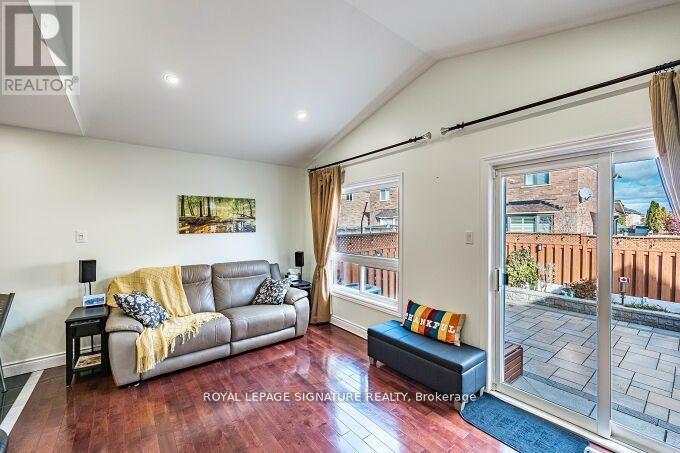 5708 Margarita Crescent, Mississauga, Ontario L5M 6Y8 - Photo 13 - W12574620