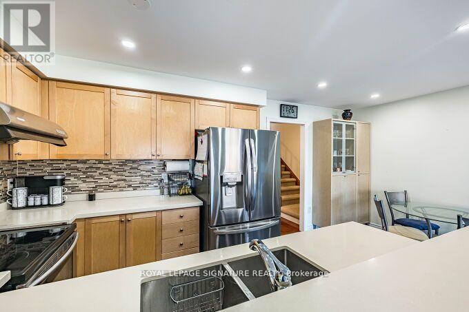 5708 Margarita Crescent, Mississauga, Ontario L5M 6Y8 - Photo 14 - W12574620