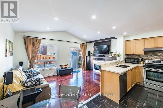 5708 Margarita Crescent, Mississauga, Ontario L5M 6Y8 - Photo 9 - W12574620