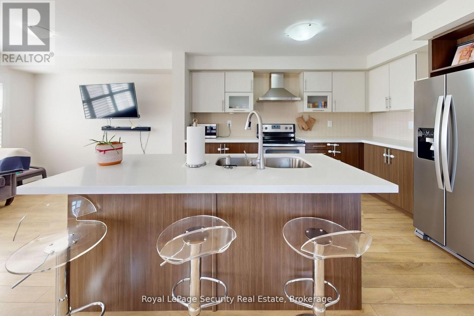 55 Golden Springs Drive, Brampton, Ontario  L7A 0C7 - Photo 16 - W12574640