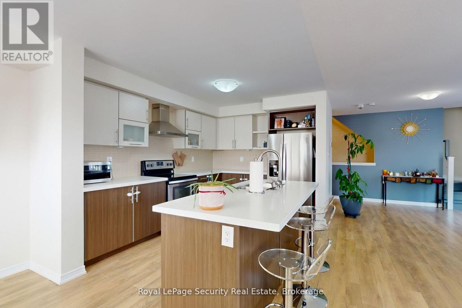 55 Golden Springs Drive, Brampton, Ontario  L7A 0C7 - Photo 17 - W12574640