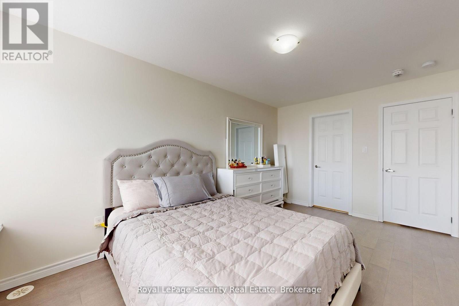 55 Golden Springs Drive, Brampton, Ontario  L7A 0C7 - Photo 32 - W12574640