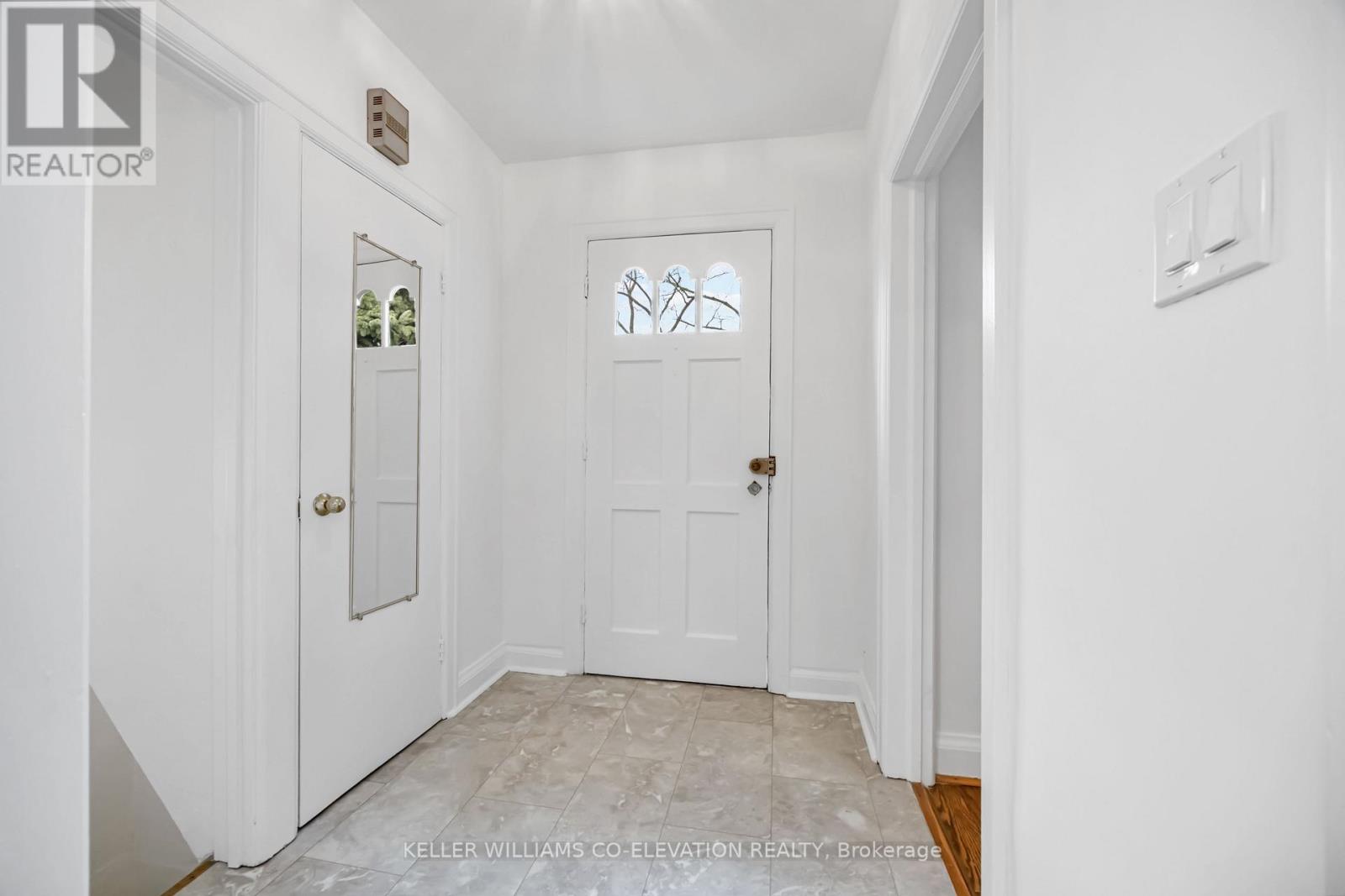 1001 Kipling Avenue, Toronto, Ontario  M9B 3L3 - Photo 3 - W12574664