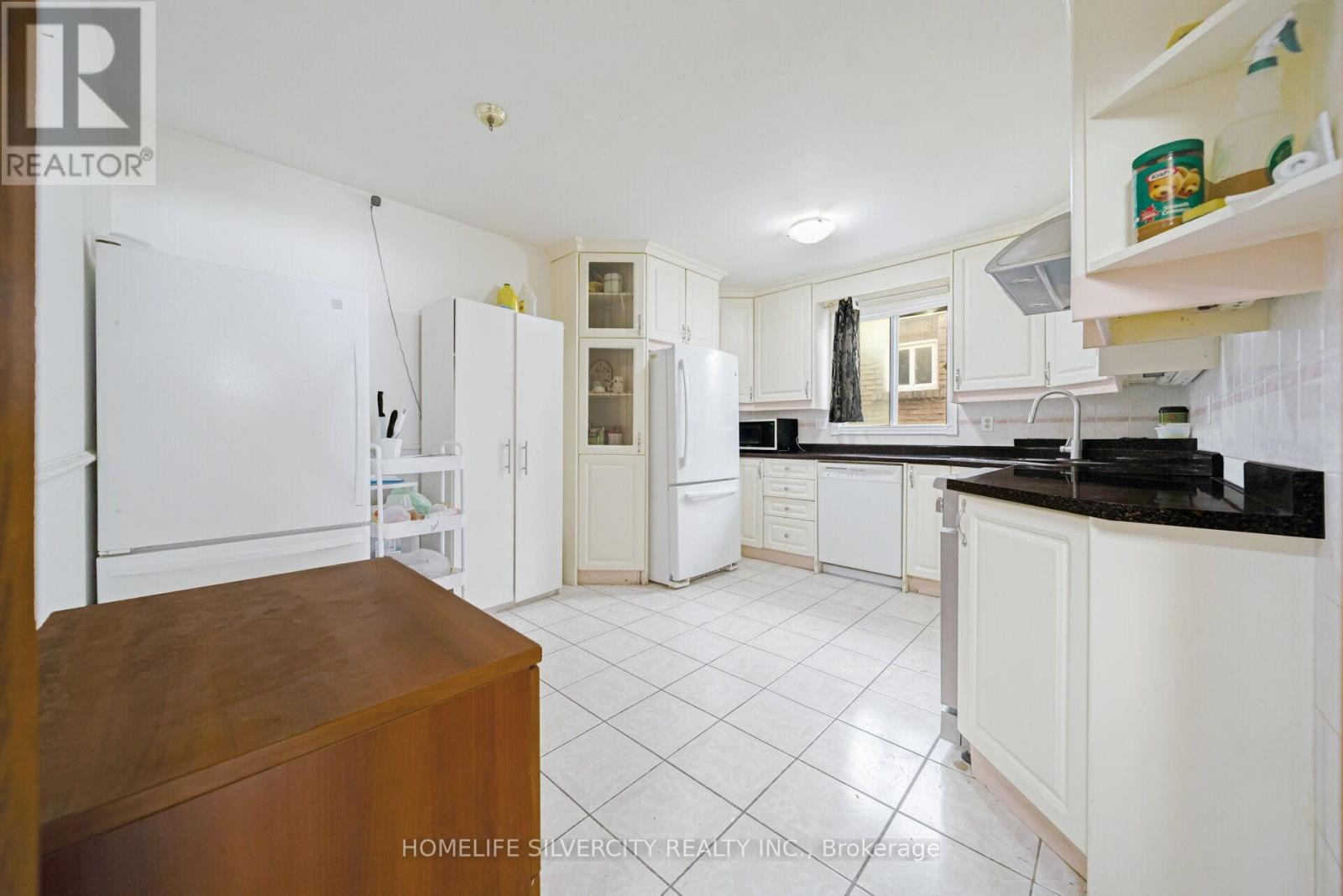 19 Pickard Lane, Brampton, Ontario  L6Y 2M4 - Photo 5 - W12574690