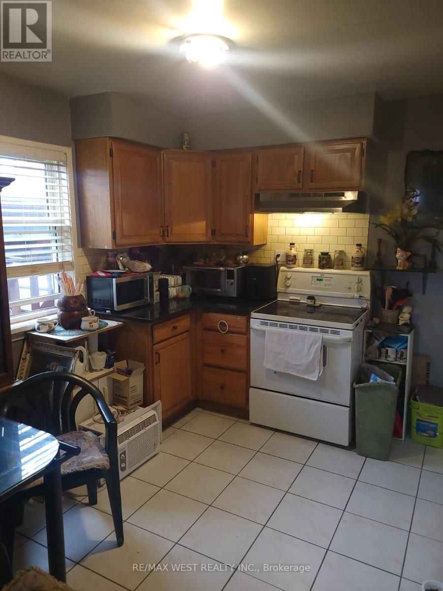 1240 - 1238 Niagara Street, Windsor, Ontario  N9A 3V6 - Photo 4 - X12569358