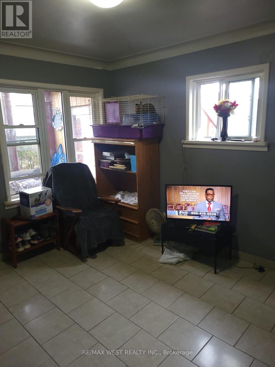 1240 - 1238 Niagara Street, Windsor, Ontario  N9A 3V6 - Photo 14 - X12569358