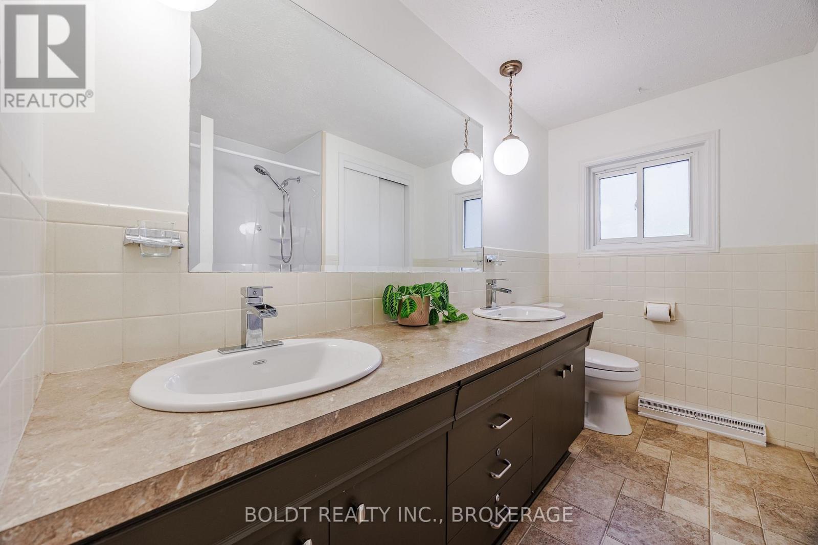 25 Neptune Drive, St. Catharines, Ontario  L2M 2S3 - Photo 21 - X12574850