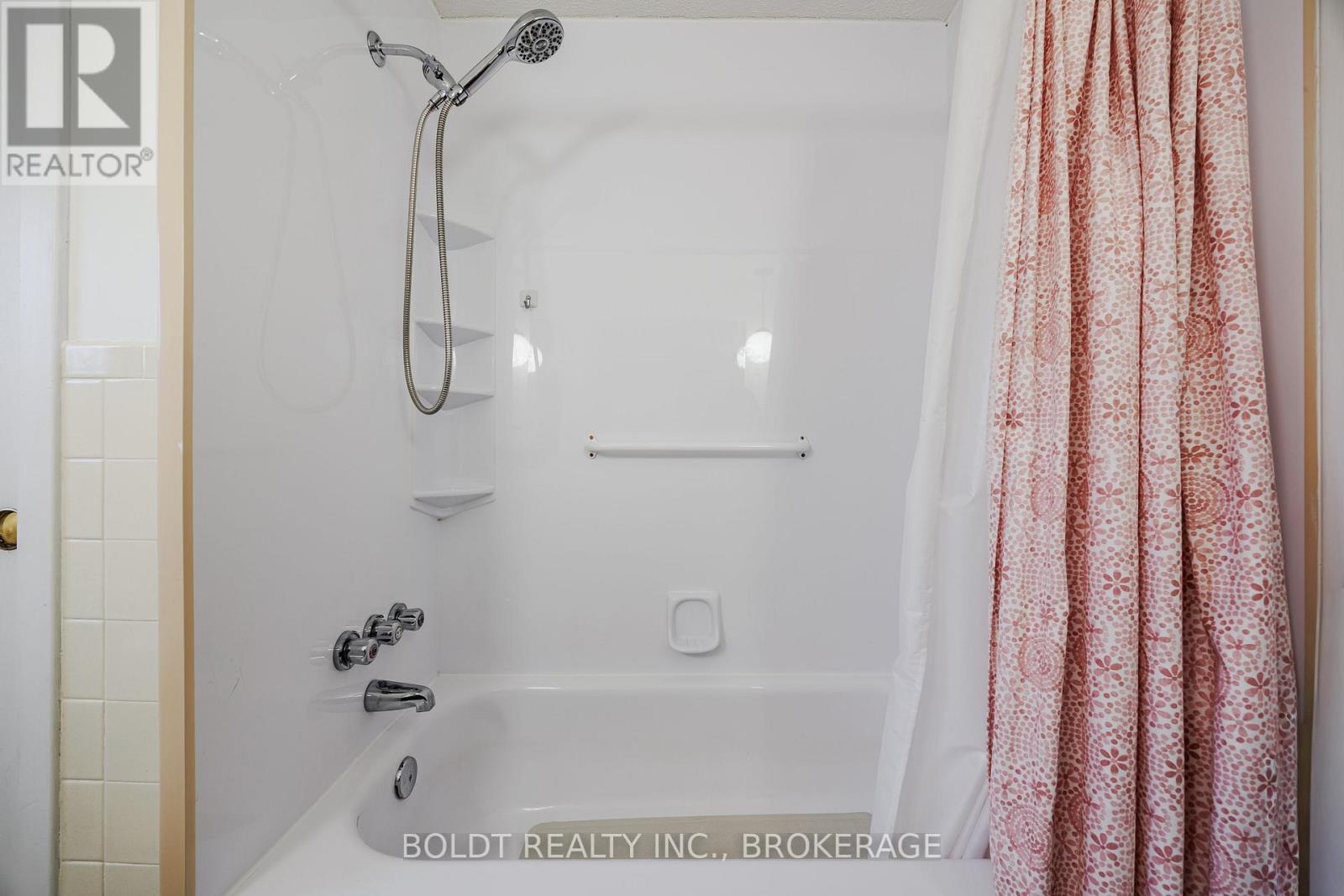 25 Neptune Drive, St. Catharines, Ontario  L2M 2S3 - Photo 22 - X12574850