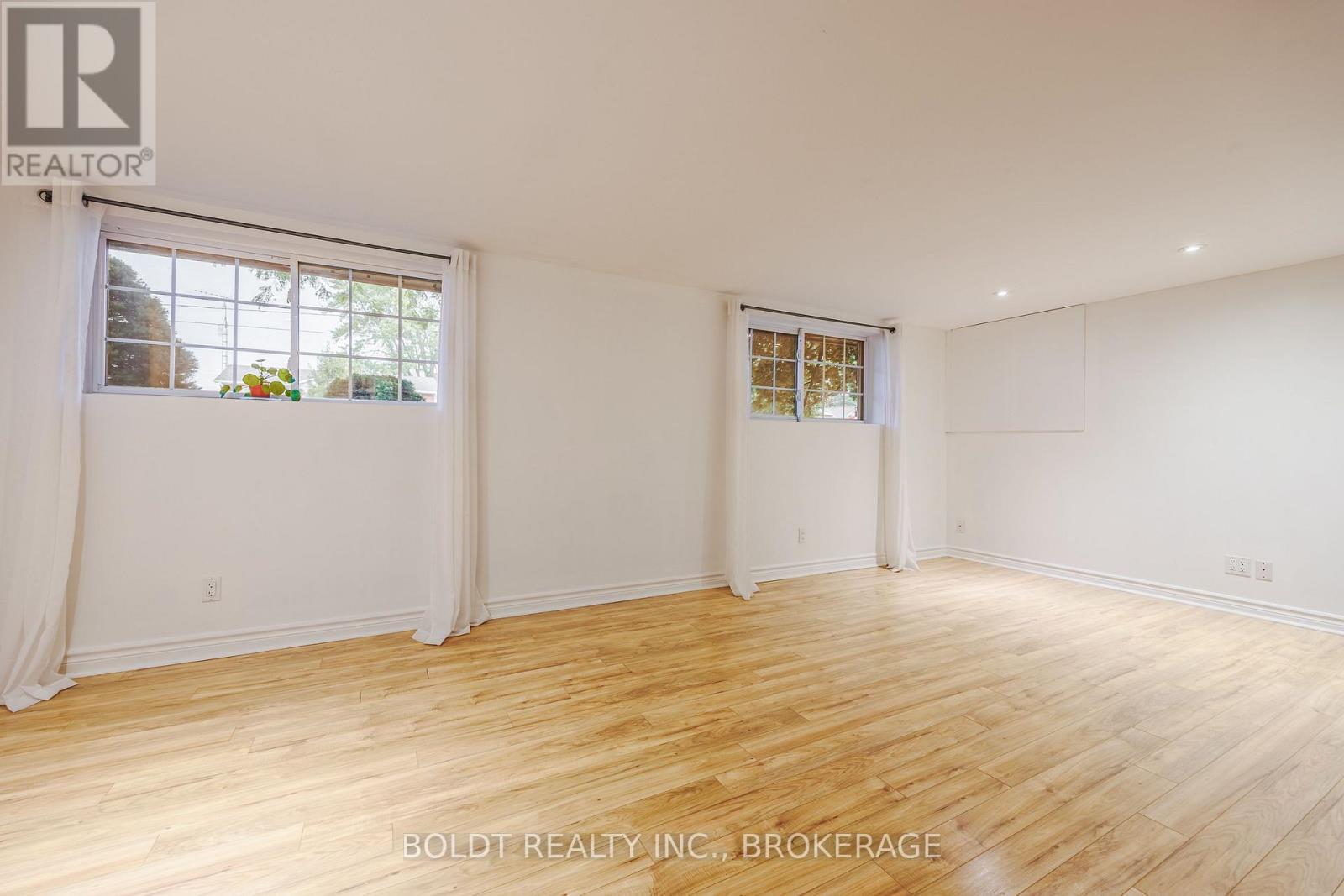 25 Neptune Drive, St. Catharines, Ontario  L2M 2S3 - Photo 23 - X12574850