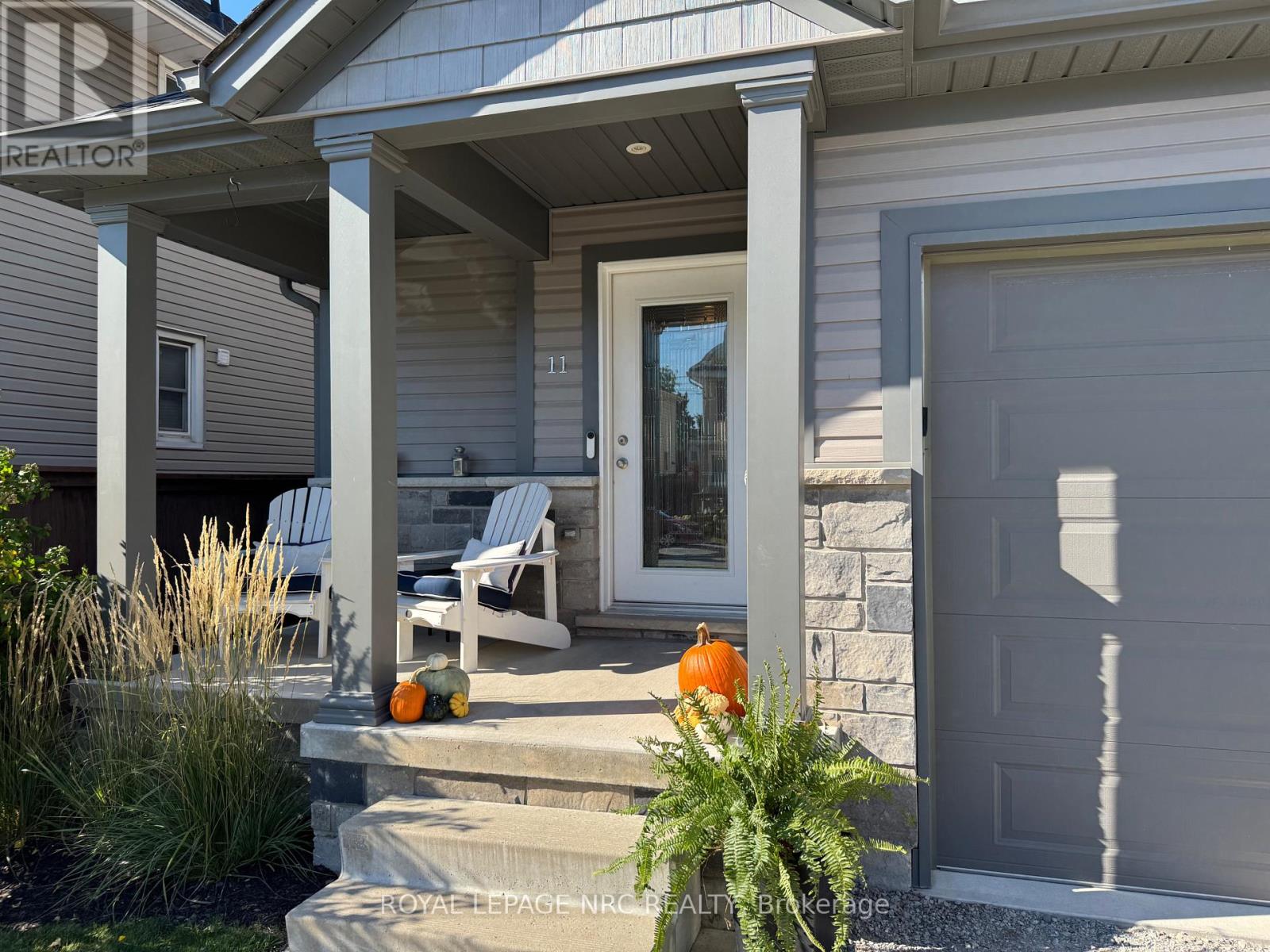 11 Violet Street, St. Catharines, Ontario  L2S 2X1 - Photo 3 - X12574930