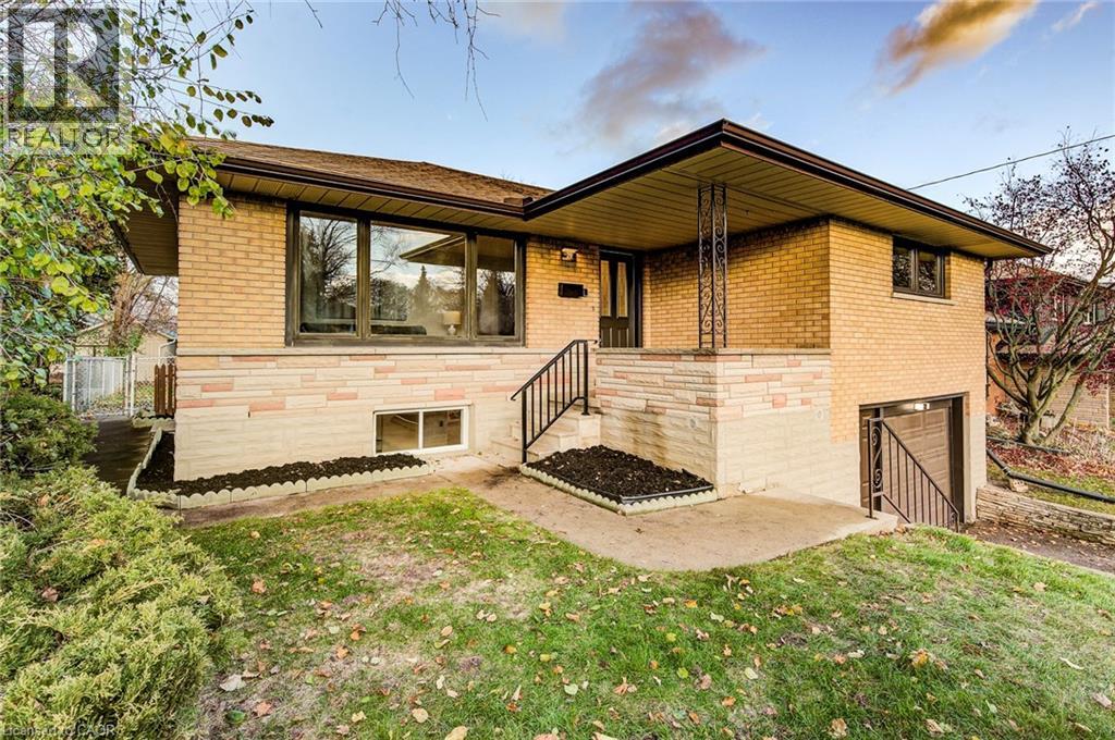 28 Peachwood Court, Kitchener, Ontario  N2B 1S6 - Photo 2 - 40790048