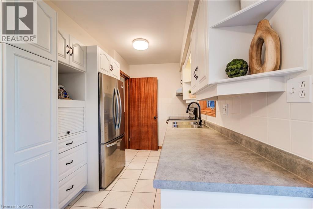 28 Peachwood Court, Kitchener, Ontario  N2B 1S6 - Photo 10 - 40790048