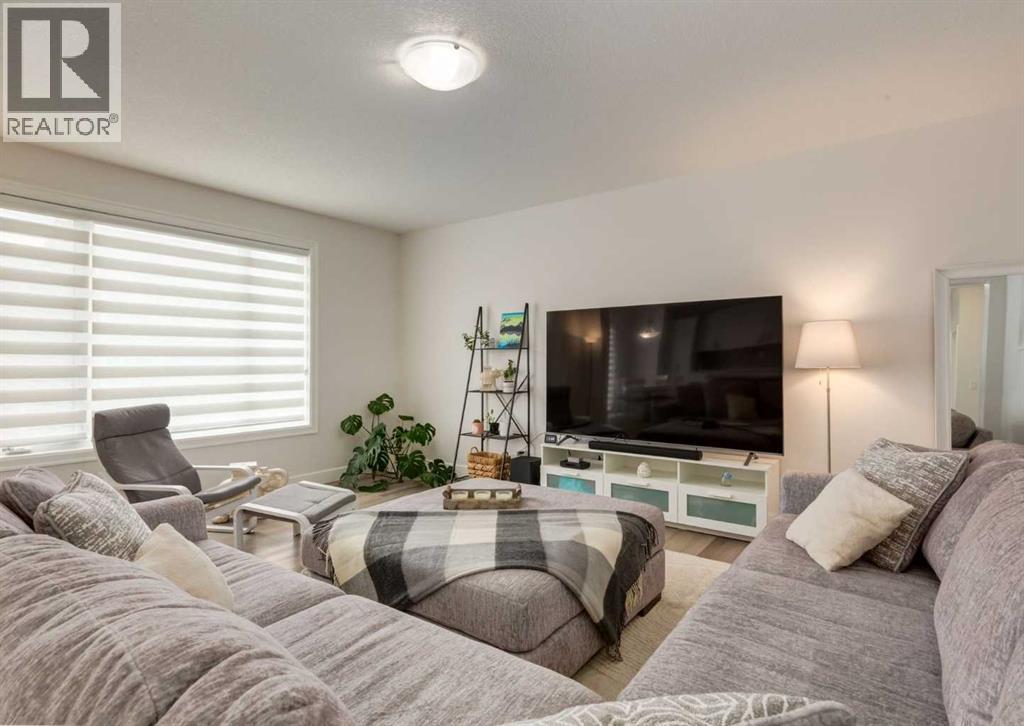 143 Yorkville Green Sw, Calgary, Alberta  T2X 4K1 - Photo 11 - A2265597