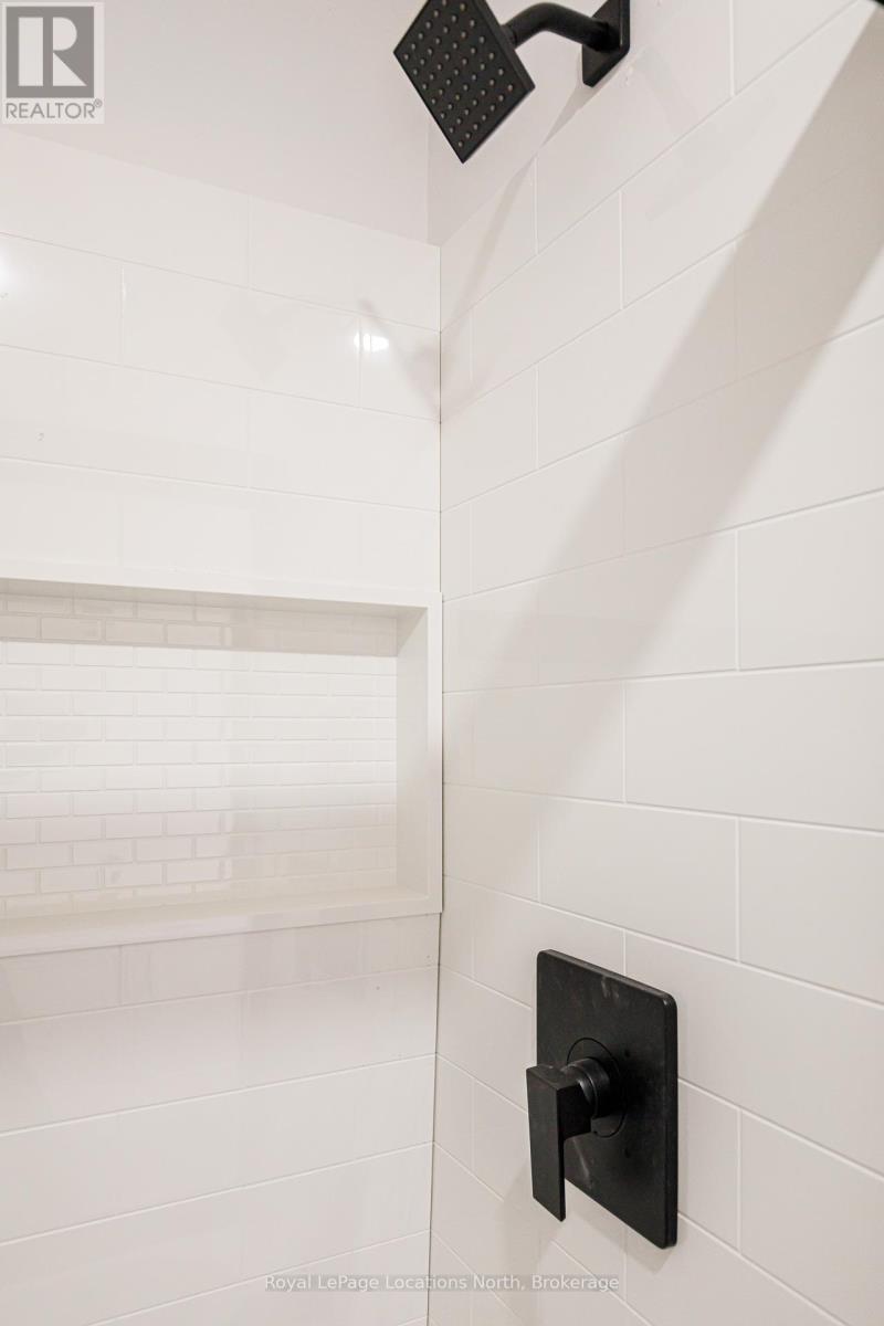 11 Lisbon Court, Wasaga Beach, Ontario  L9Z 1L2 - Photo 28 - S12574740