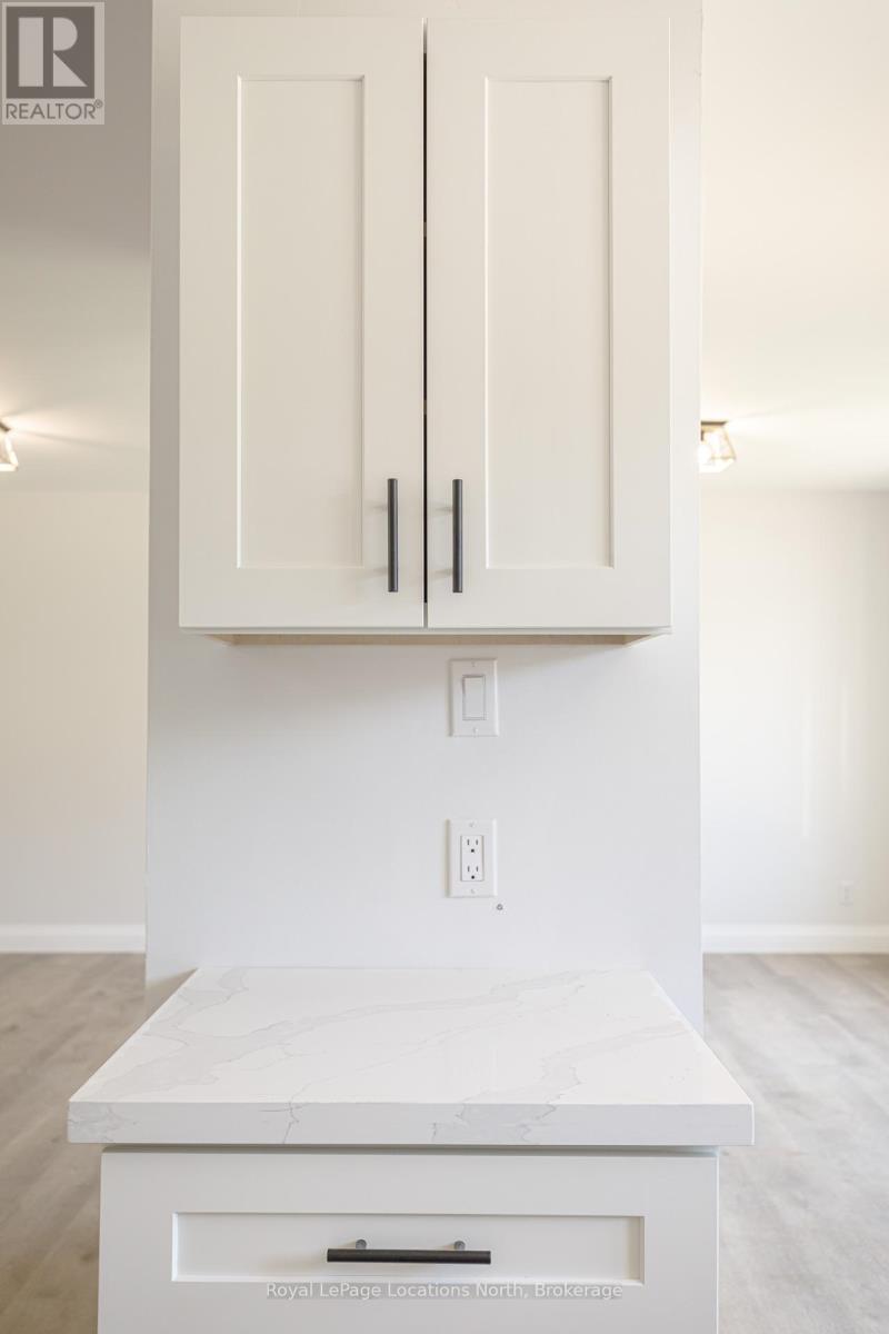 11 Lisbon Court, Wasaga Beach, Ontario  L9Z 1L2 - Photo 9 - S12574740