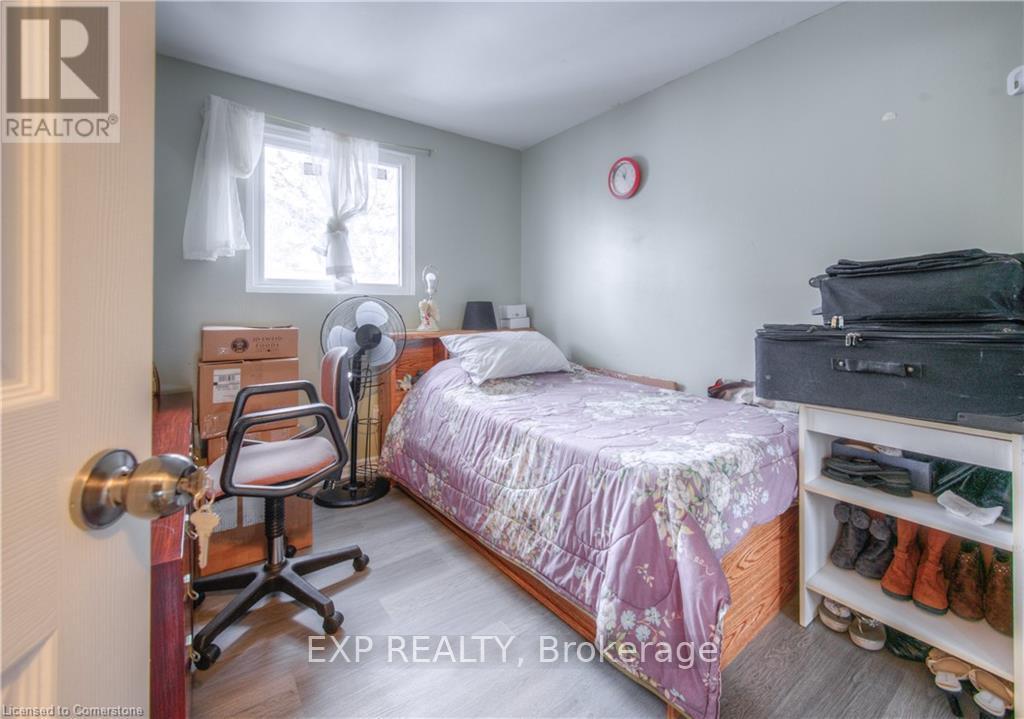 74 Markwood Drive, Kitchener, Ontario  N2M 2H6 - Photo 12 - X12574658