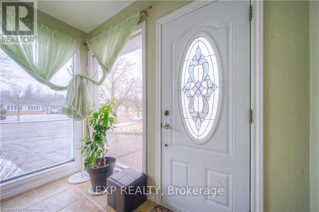 74 Markwood Drive, Kitchener, Ontario  N2M 2H6 - Photo 3 - X12574658