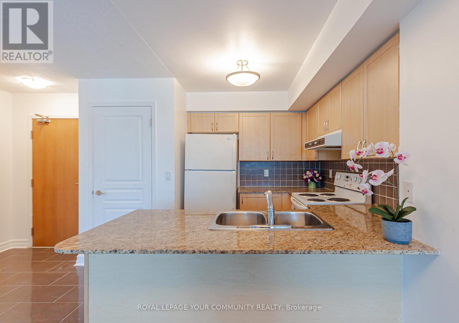 1201 - 75 South Town Centre Boulevard, Markham, Ontario  L6G 0B3 - Photo 12 - N12574432