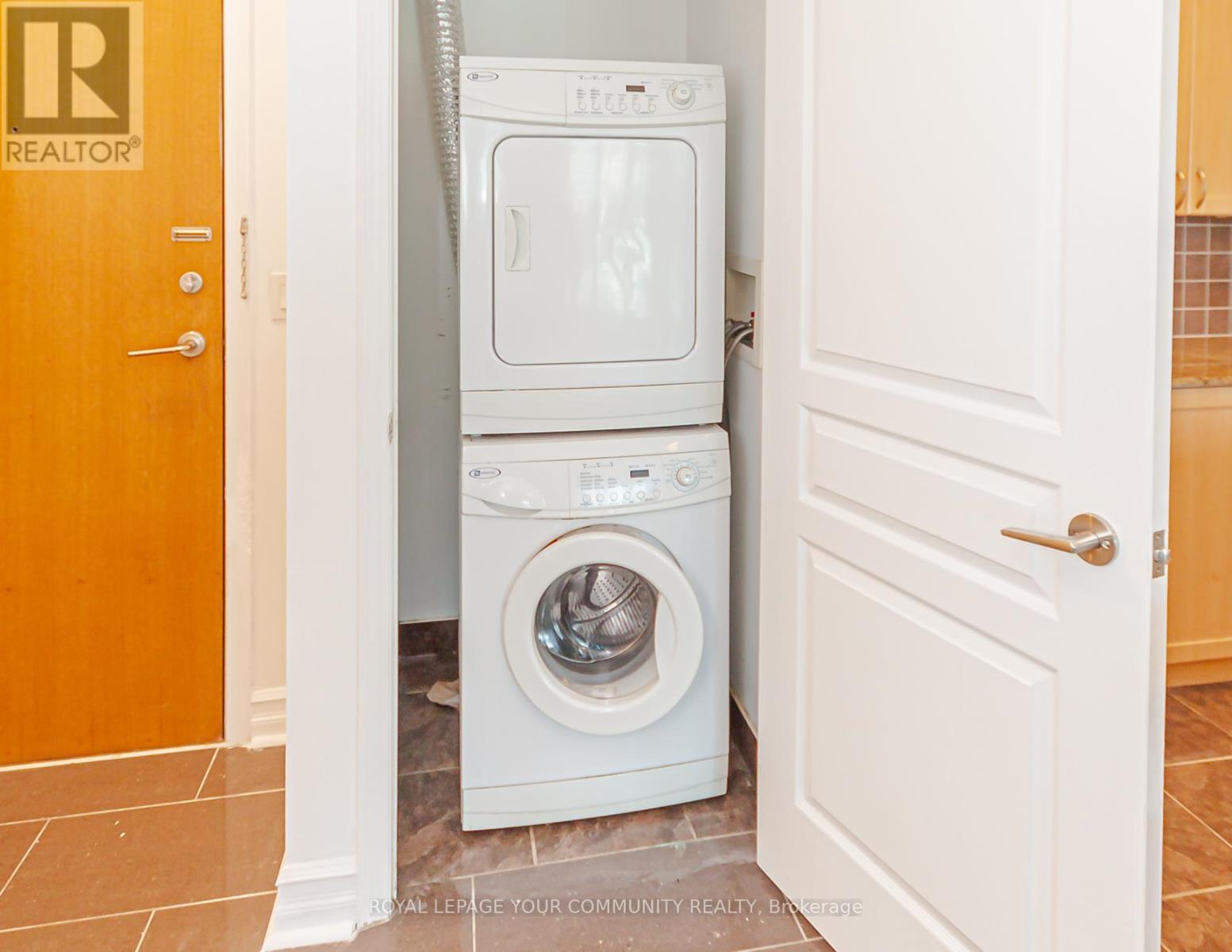 1201 - 75 South Town Centre Boulevard, Markham, Ontario  L6G 0B3 - Photo 18 - N12574432