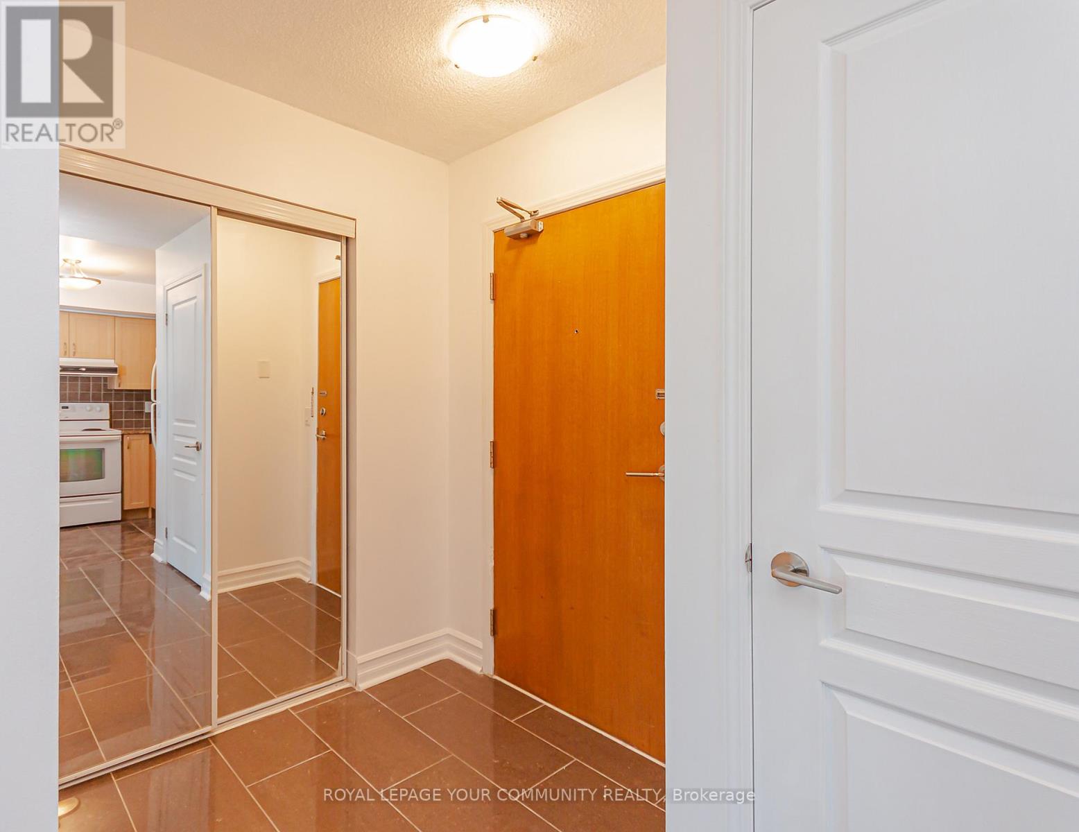 1201 - 75 South Town Centre Boulevard, Markham, Ontario  L6G 0B3 - Photo 5 - N12574432