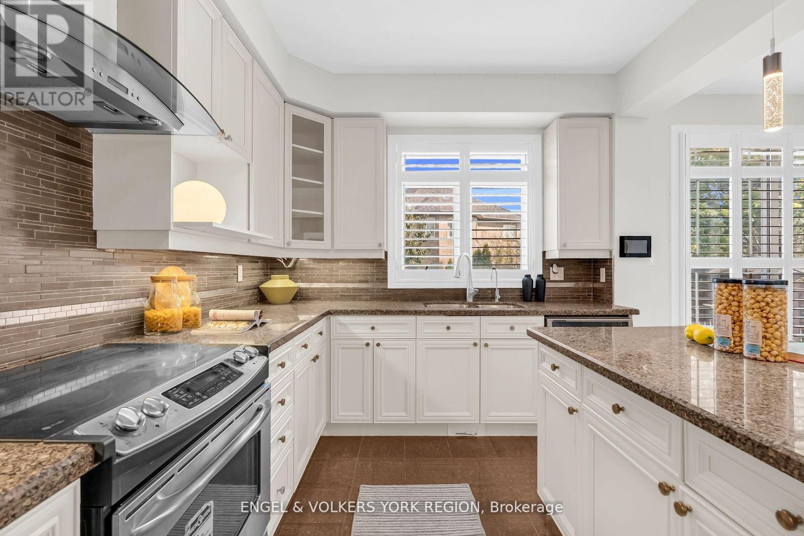 3236 Tacc Drive, Mississauga, Ontario  L5M 0H3 - Photo 15 - W12426588