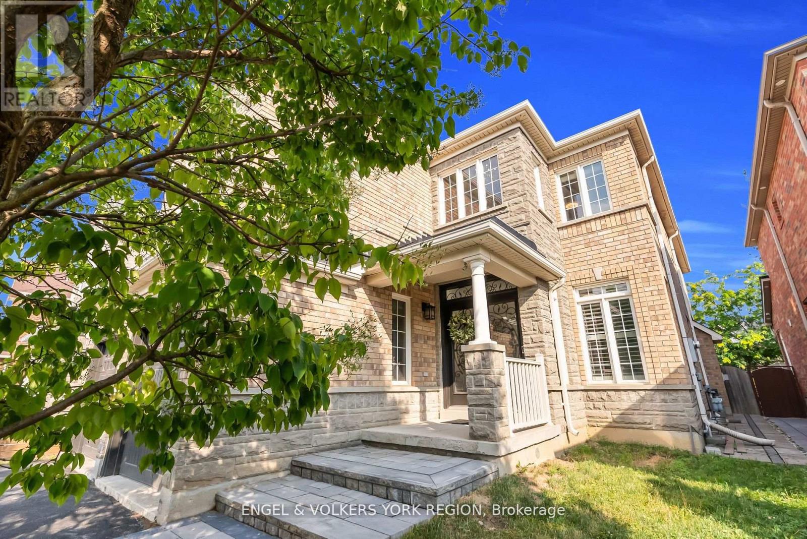 3236 Tacc Drive, Mississauga, Ontario  L5M 0H3 - Photo 5 - W12426588