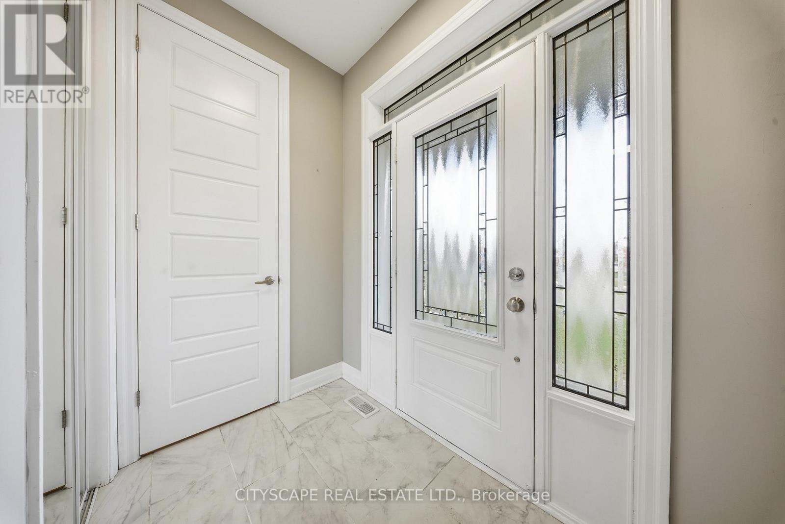 28 Celano Drive, Hamilton, Ontario  L8B 1V3 - Photo 10 - X12574358