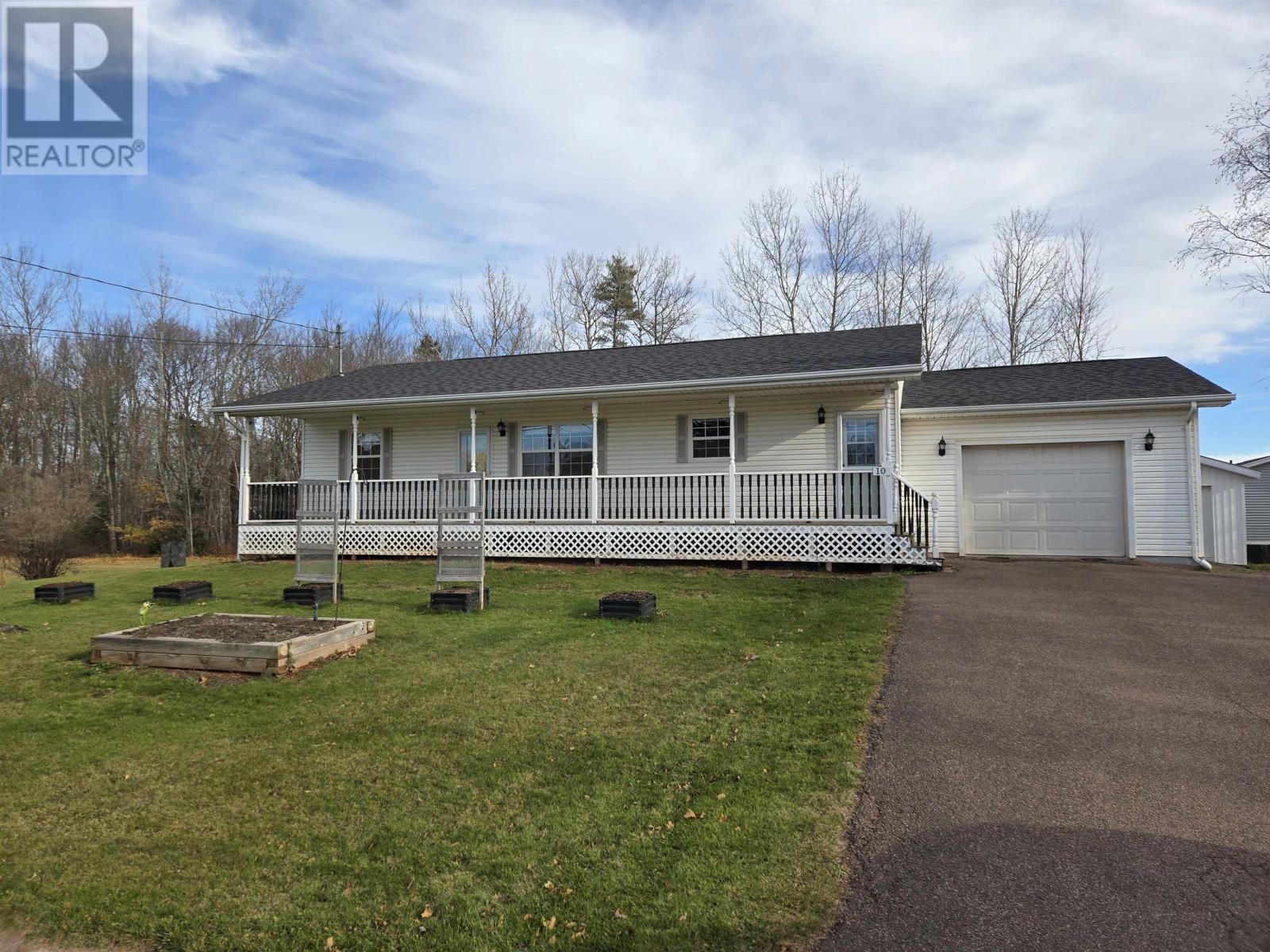 10 Jubilee Avenue, O'leary, Prince Edward Island  C0B 1V0 - Photo 1 - 202528514