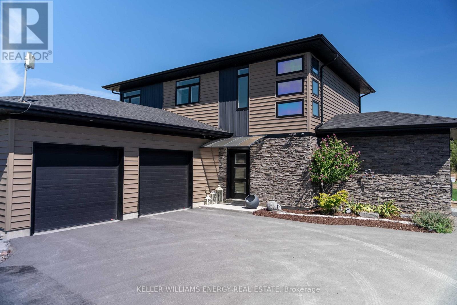 108 Foster Road, Prince Edward County, Ontario  K0K 1W0 - Photo 9 - X12405811