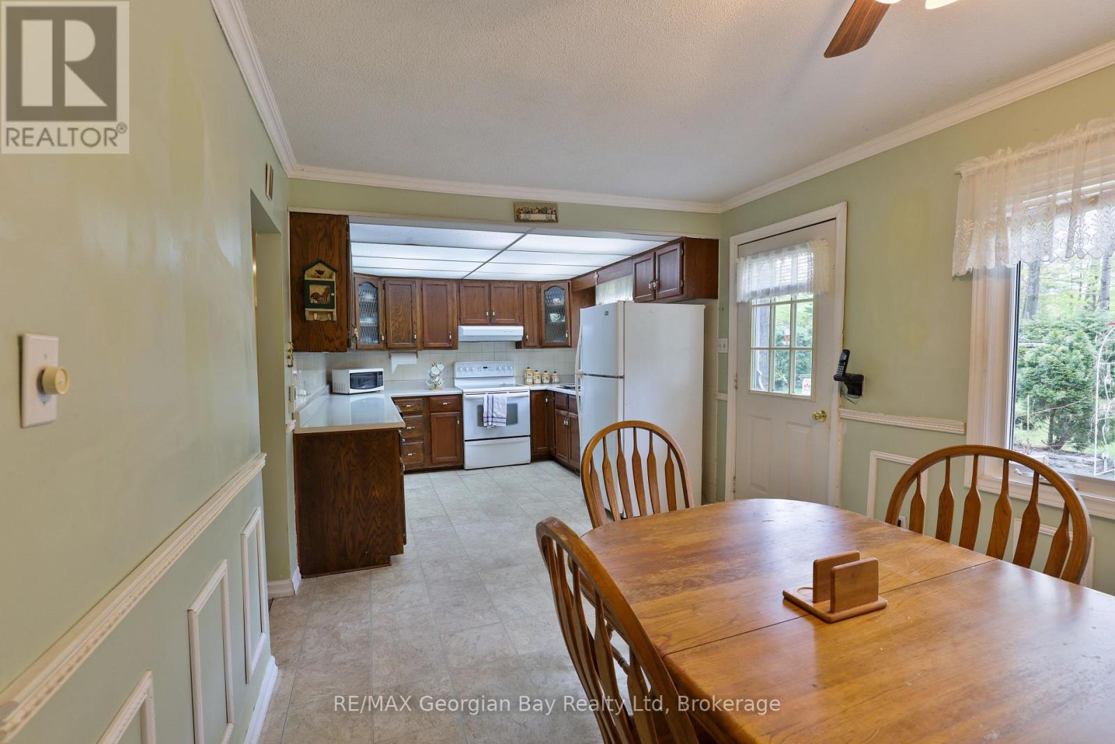 1 Lindale Avenue, Tiny, Ontario  L9M 0J2 - Photo 9 - S12575008