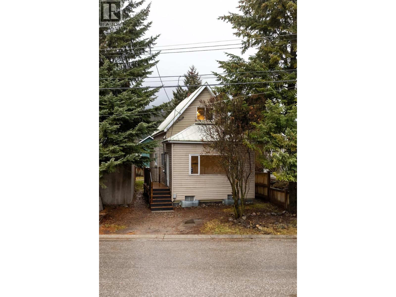 671 7th Avenue, Fernie, British Columbia