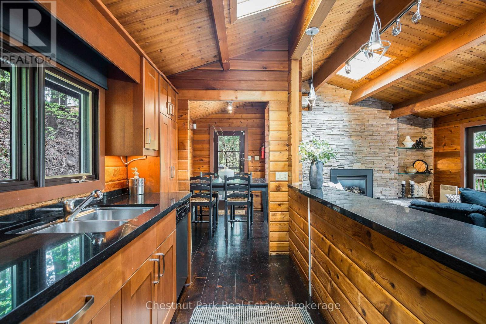 146 Chamonix Crescent, Blue Mountains, Ontario  L9Y 3Z2 - Photo 12 - X12575052