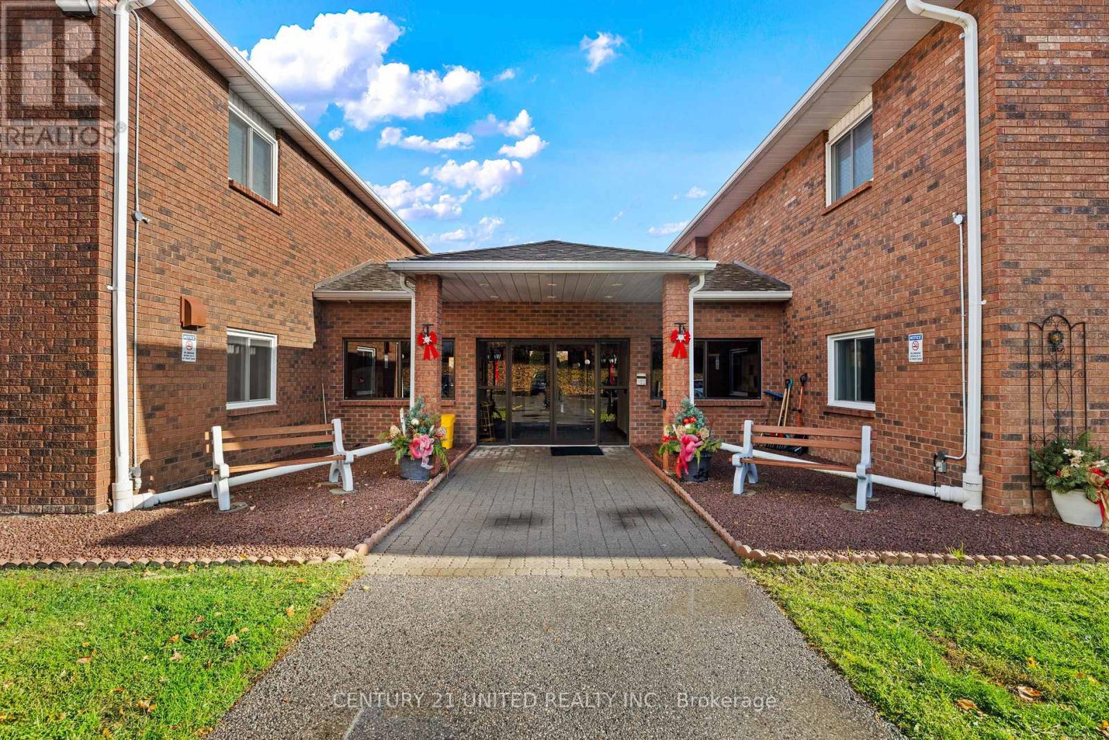 213 - 475 Parkhill Road W, Peterborough, Ontario  K9H 7M5 - Photo 3 - X12575086