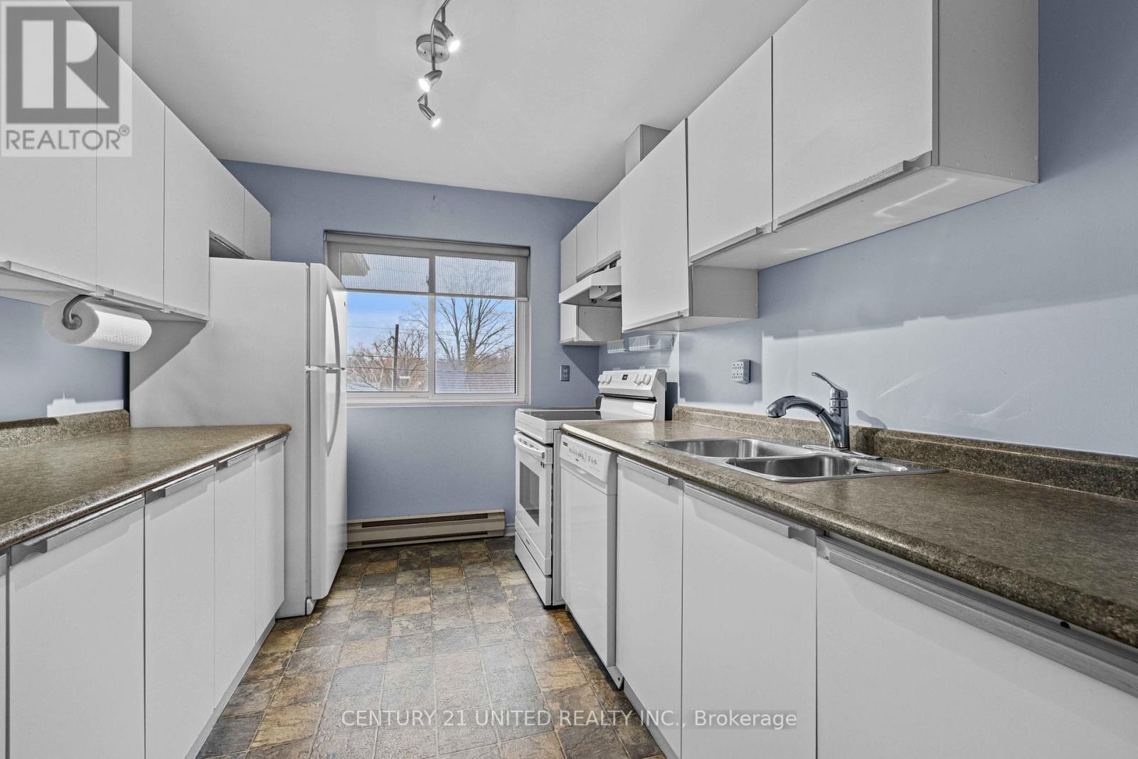 213 - 475 Parkhill Road W, Peterborough, Ontario  K9H 7M5 - Photo 8 - X12575086