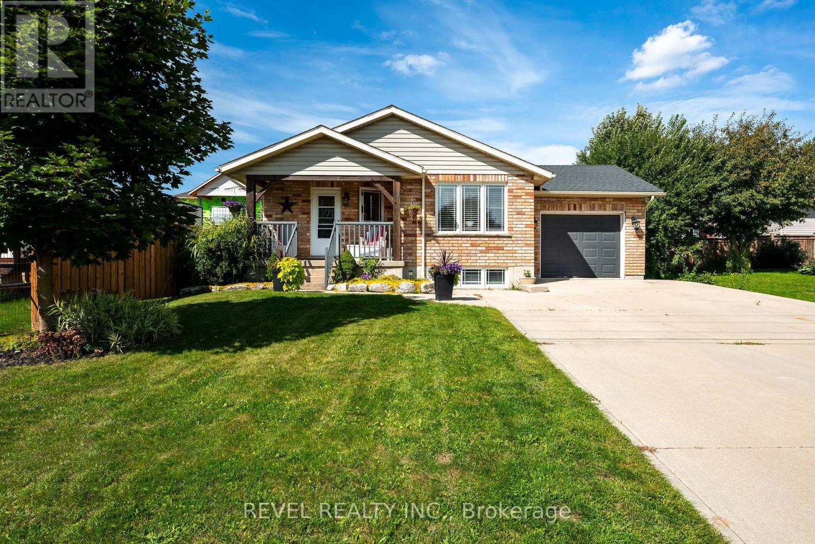 771 Princess Street, Wellington North, Ontario  N0G 2L3 - Photo 2 - X12405794