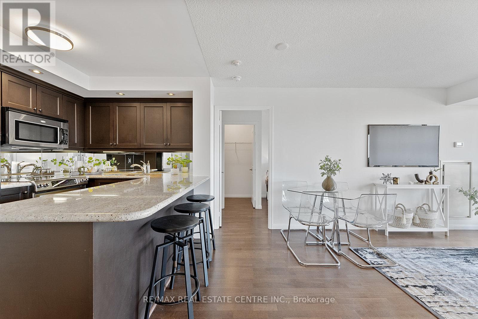 1405 - 900 Mount Pleasant Road, Toronto, Ontario  M4P 3J9 - Photo 18 - C12574752