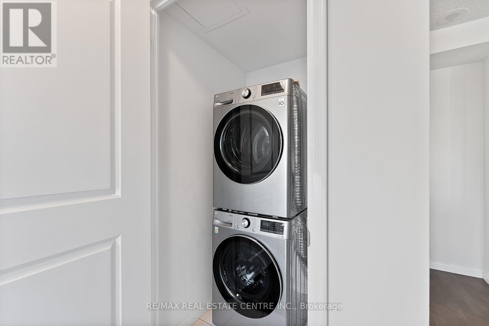 1405 - 900 Mount Pleasant Road, Toronto, Ontario  M4P 3J9 - Photo 28 - C12574752