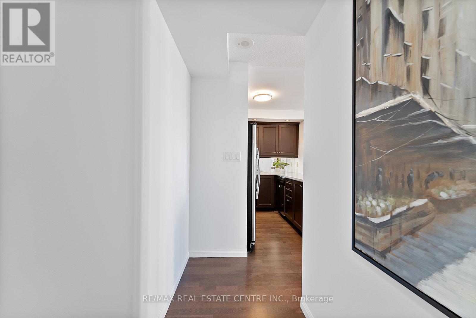 1405 - 900 Mount Pleasant Road, Toronto, Ontario  M4P 3J9 - Photo 4 - C12574752