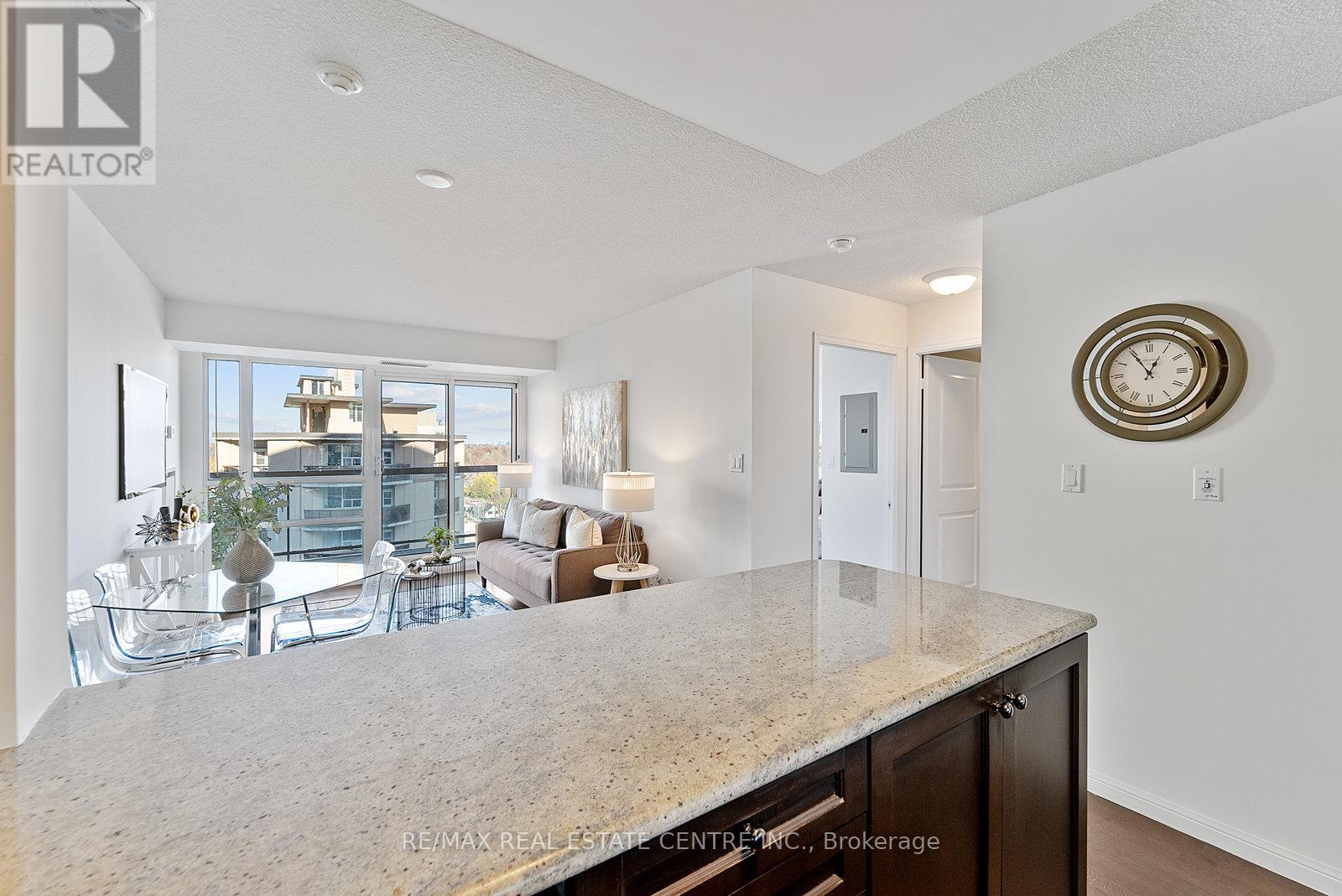 1405 - 900 Mount Pleasant Road, Toronto, Ontario  M4P 3J9 - Photo 8 - C12574752